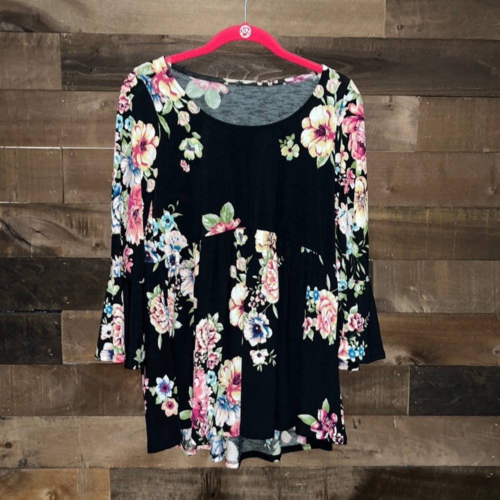 Emerald Babydoll Bell Sleeve Top